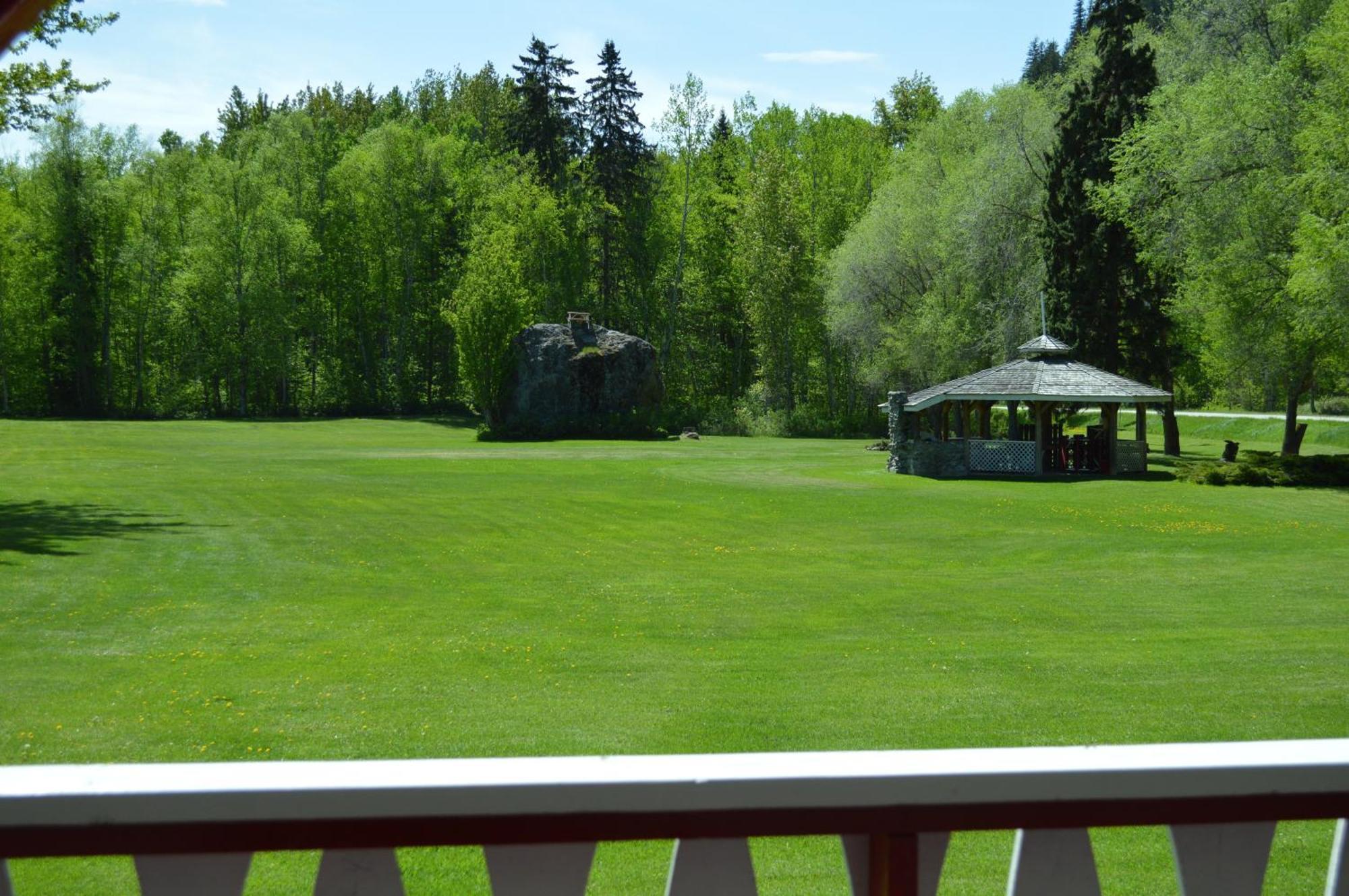 Rivermount Motel Little Fort Exteriör bild