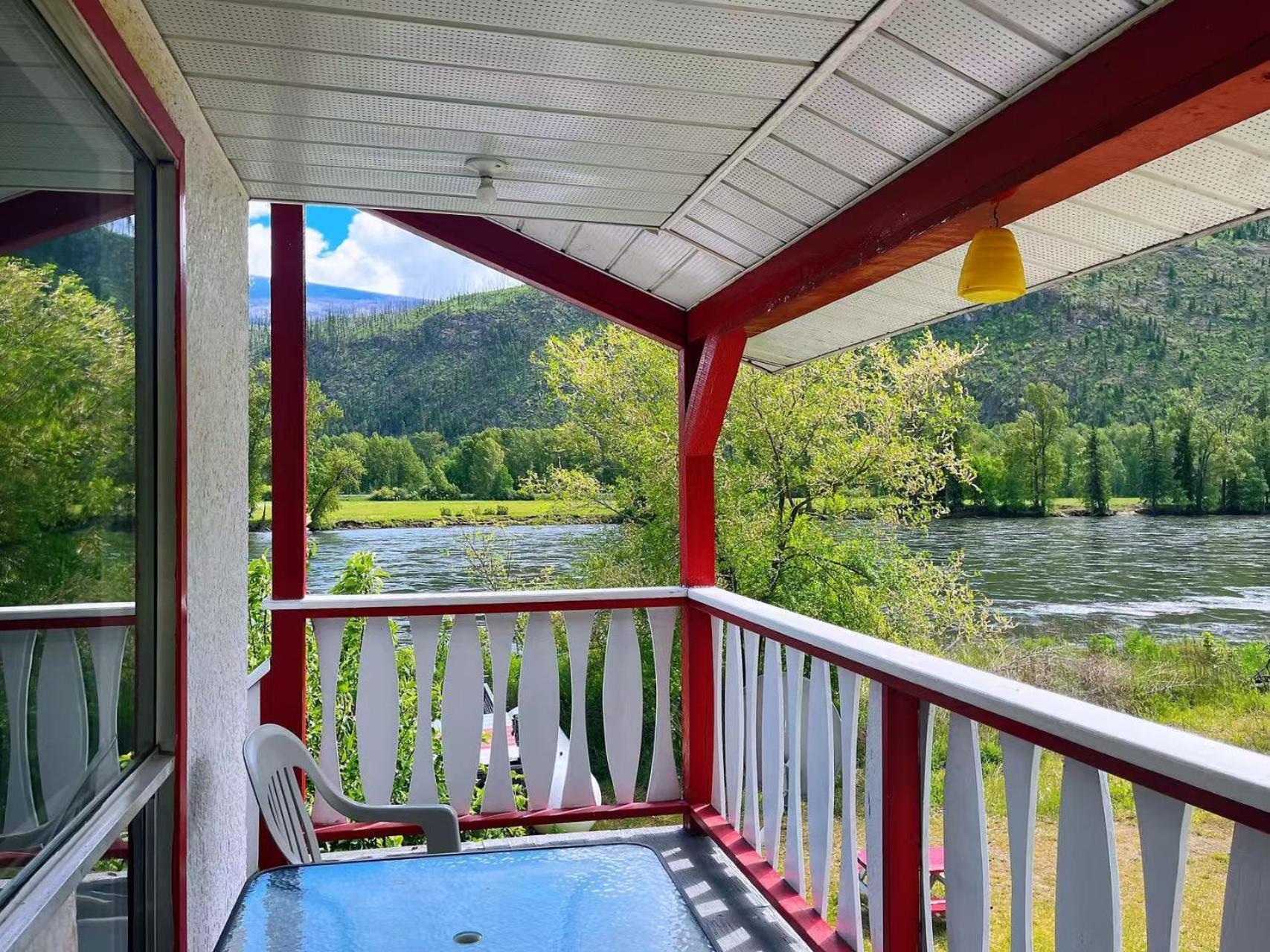 Rivermount Motel Little Fort Exteriör bild