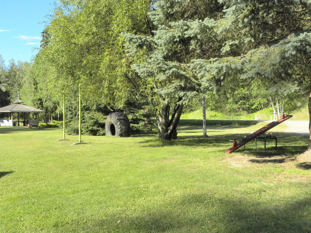 Rivermount Motel Little Fort Exteriör bild